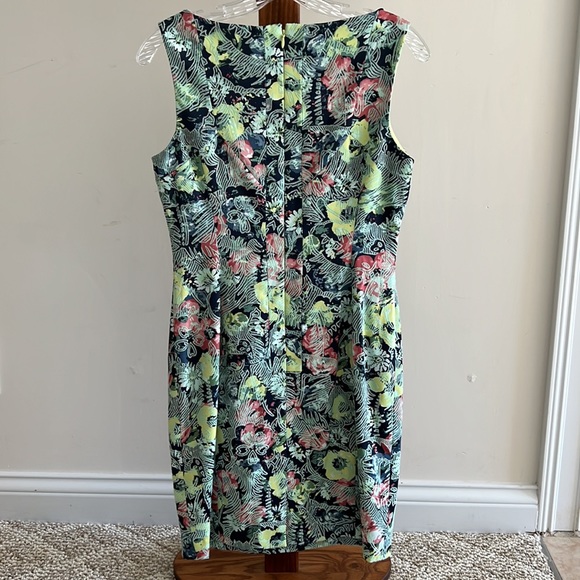 Tahari, Arthur S Levine petite floral, print sheath dress, size 4P - Picture 2 of 8